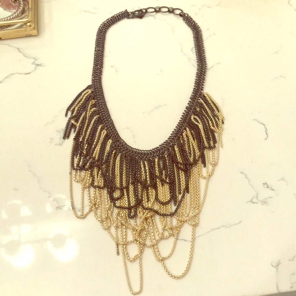 Black and gold Kendra Scott necklace